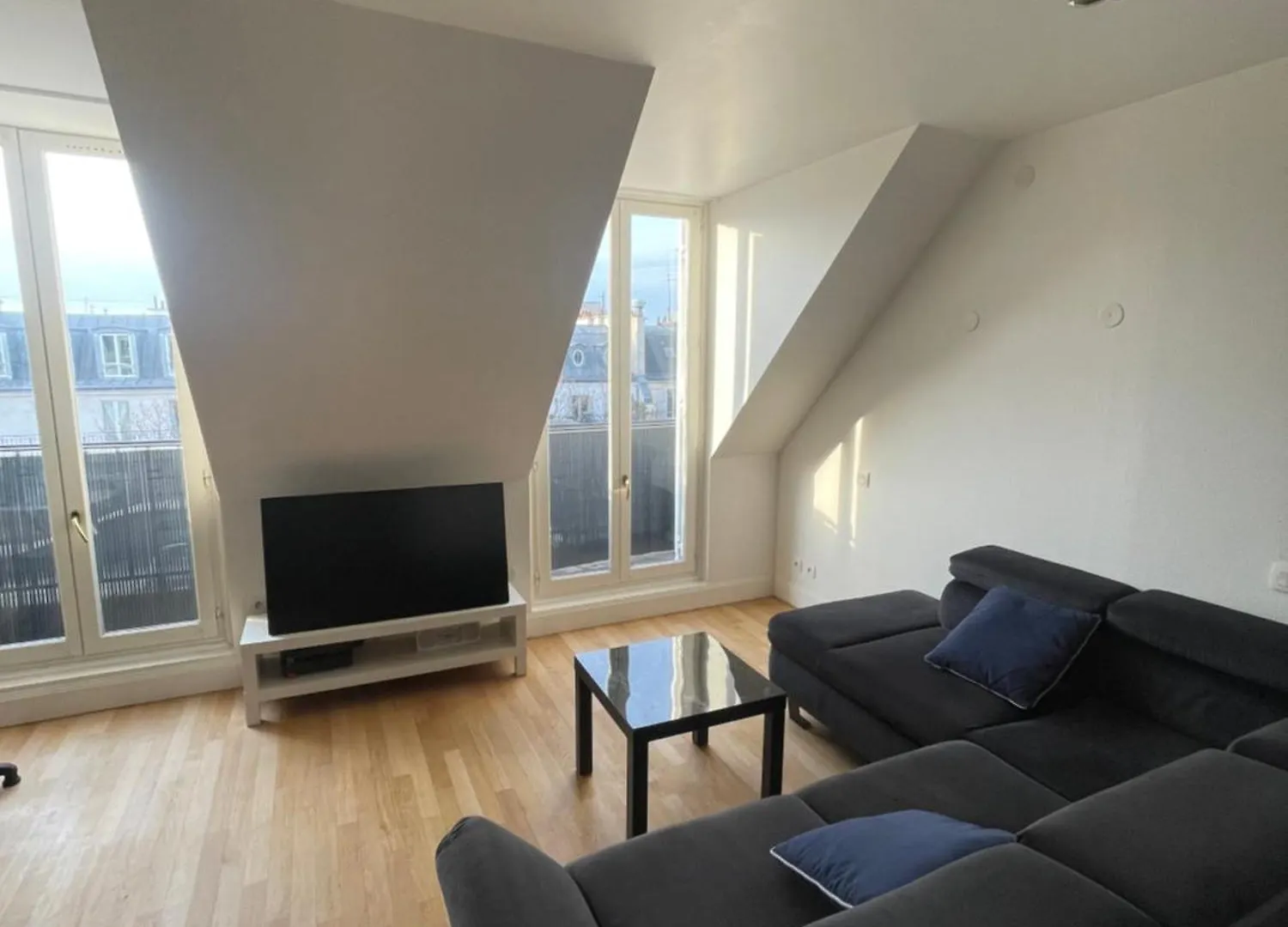 5e Arr Place Saint Michel Paris